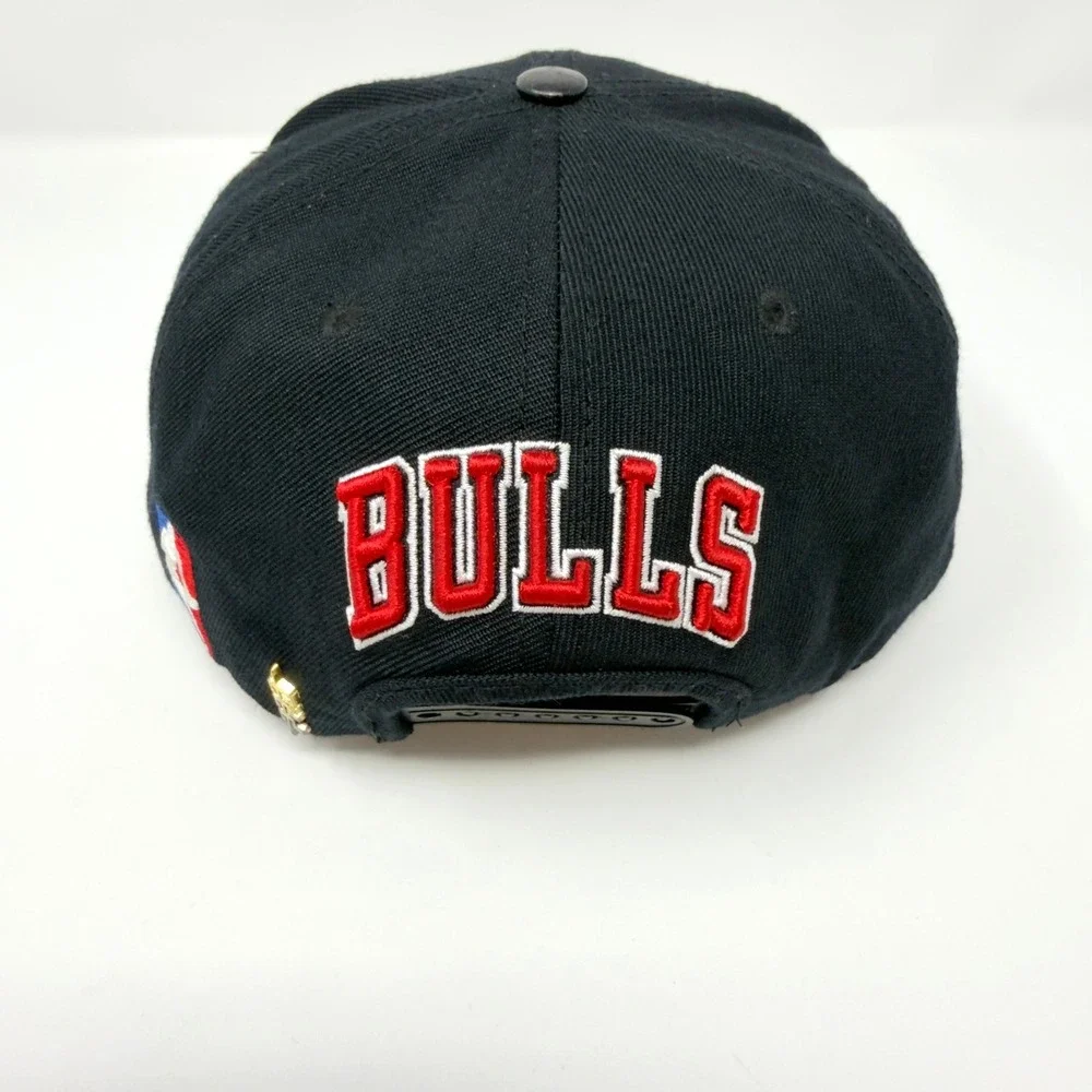 Pro Standard Chicago Bulls Snapback Hat Leather Brim Black Red - Picture 3 of 10